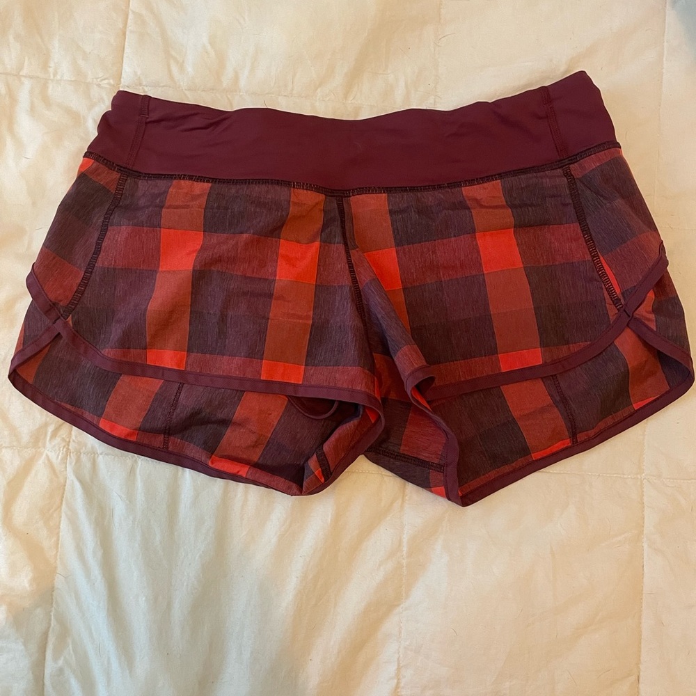 Lululemon Red Black Plaid Yama Check Speed Shorts Size 8 (2.5 inseam)